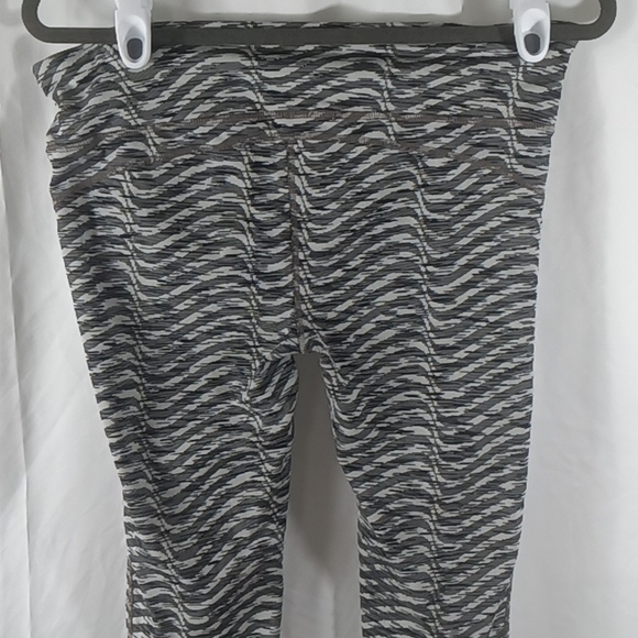 Women's active bottoms size large - Picture 4 of 6